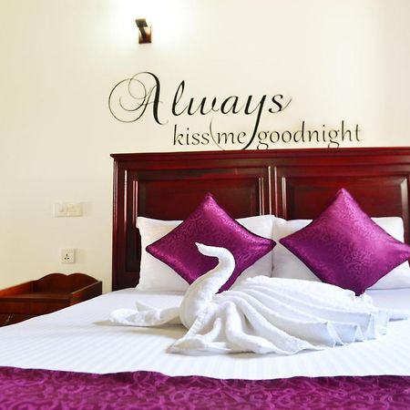 Cinnamon Holiday Inn Hikkaduwa Buitenkant foto