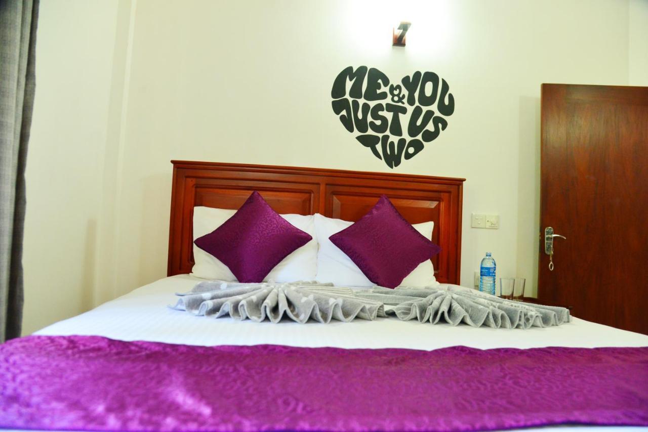 Cinnamon Holiday Inn Hikkaduwa Buitenkant foto